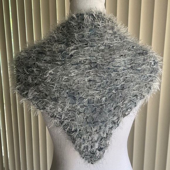 Hand Knitted Triangle Scarf Blue - Picture 2 of 3